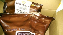 Шоколад бельгийский Callebaut №70-30-38 Экстрачерный в дропсах 400 г (5410522556575) фото от покупателей 3