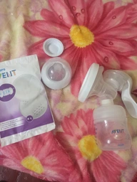 Ручной молокоотсос Philips Avent с бутылочкой 115мл SCF430/10 (SCF430/10) фото від покупців 10