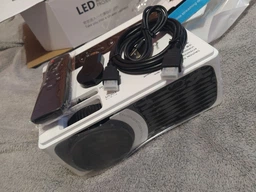 Портативний проектор XPRO PANOPLUS 3XL 2 021 з WiFi функцією Screen Mirroring (4000 lumen) для будинку, офісу, та проведення презентацій фото від покупців 1