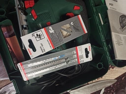 Лобзик электрический Bosch PST 670, 500 Вт, 67 мм глубина реза + набор пильных полотен + кейс + накладки от сколов (06033A0722) фото от покупателей 17