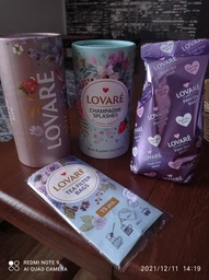 Купаж чорного та зеленого чаю Lovare Splashes Champagne з ягодами годжі тубус 80г