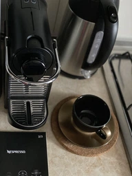 Капсульна кавоварка Nespresso Pixie D62 Electric Titan та дегустаційний набір в подарунок на 7 капсул, Швейцарія