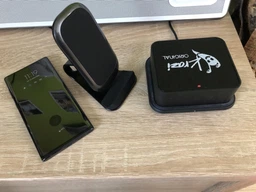 Зарядний пристрій ColorWay Wireless Stand 15W Black (CW-CHW31Q-BK) фото від покупців 1