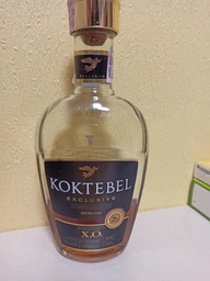 Коньяк виноградний марочний Коктебель EXCLUSIVE X.O. 0.5 л 40% (4820201993965)