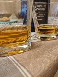 Виски The Pogues Irish Whiskey 0.7 л 40% (5011166055709) фото от покупателей 12