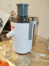 Соковыжималка центробежная TEFAL FRUTELIA+ ZE370138