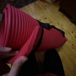 Килимок для йоги EasyFit NBR HIGH-Density 10 мм чорний (йогамат зі спіненого каучуку для фітнесу та пілатесу, мат-каремат спортивний) EF-NK10BK фото від покупців 2