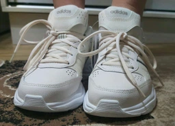 Жіночі кросівки Adidas Strutter GX0671 40.5 (7UK) 25.5 см Ftwwht/Sabemt/Halsil (4065418991520) фото від покупців 12