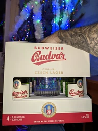 Подарочный набор пива Budweiser светлое фильтрованное 5% 0.5 л x 4 шт. + кружка 0.5 л (8594403707380)