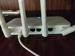 Маршрутизатор Xiaomi Mi WiFi Router 4C (DVB4231GL) фото от покупателей 6
