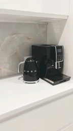 Электрочайник Smeg KLF03RDEU фото от покупателей 2