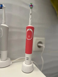 Электрическая зубная щетка Oral-B Vitality 3D White/D100 Pink (4210201262169_4210201234173) фото от покупателей 6