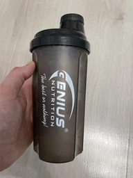 Шейкер Genius Nutrition Royal Shaker 700ml (Red) фото від покупців 5