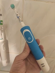 Детская электрическая зубная щетка Oral-B Stage Power/D100 Frozen (4210201245216_4210201245193) фото от покупателей 10