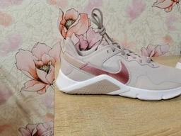 Женские кроссовки для тренировок Nike W Legend Essential 2 CQ9545-001 40.5 (9) 26 см (19449795812515) фото от покупателей 1