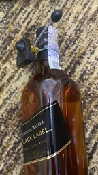 Віскі Johnnie Walker Black label 12 років витримки 0.7 л 40% з 2-ма склянками (5000267195117_5000267196626) фото від покупців 2