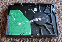 Жесткий диск Seagate IronWolf (ST2000VN004) фото от покупателей 1