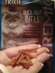 Лакомство для кошек Trixie 42716 Premio Duck Filet Bites филе утки сушеное 50 г (4011905427164) фото от покупателей 9