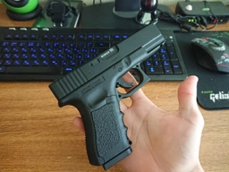 Пневматичний пістолет Umarex Glock 19 (5.8358) фото від покупців 16