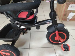 Триколісний велосипед Caretero Buzz з поворотним сидінням на 180 градусів фото від покупців 2