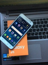 Мобильный телефон Samsung Galaxy J5 J500H/DS Black + чехол + защитное стекло в подарок! фото от покупателей 6