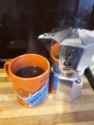 Кавоварка гейзерна Bialetti Moka Express на 3 чашки 130 мл Червона (8006363018388)