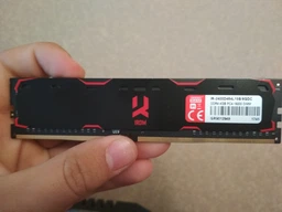 Оперативная память Goodram DDR4-2400 8192MB PC4-19200 IRDM Black (IR-2400D464L15S/8G) фото от покупателей 10