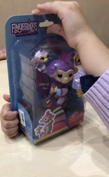 Интерактивная гламурная ручная обезьянка WowWee Fingerlings Эшли с мини-обезьянкой (W3540/3542) (771171135425) фото от покупателей 15