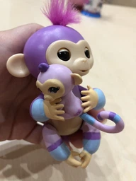 Интерактивная гламурная ручная обезьянка WowWee Fingerlings Эшли с мини-обезьянкой (W3540/3542) (771171135425) фото от покупателей 10