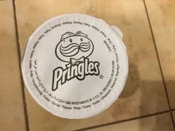 Чипсы Pringles Sour Cream & Onion Сметана-лук 165 г (0.165 кг) (5053990101597) фото от покупателей 13