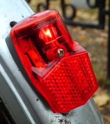 Фара задня X-Light XC-114 на бризговик, 1Led 2AAA (a-O-b-p-0110)