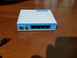Маршрутизатор MikroTik hAP Lite Classic (RB941-2nD) фото від покупців 9