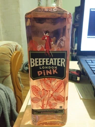 Дистильований джин Beefeater Pink Strawberry 0.7 л 37.5% (5000299605950N) фото від покупців 3