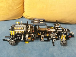 Конструктор Lego Bugatti Chiron Technic 42083