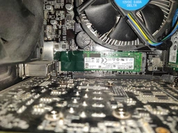 Накопитель SSD M.2 2280 512GB INTEL (SSDSCKKW512G8X1)