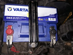 Автомобильный аккумулятор Varta Blue Dynamic 60А (+/-) D43 (540EN) (560127054) фото от покупателей 17