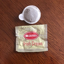 Упаковка кави Gemini Irish Cream мелена в чалдах 100 шт x 7 г (4820156430478) фото від покупців 1