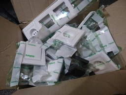 Розетка Schneider Electric Asfora без заземляющего контакта Белая с рамкой (EPH3000121) фото от покупателей 4