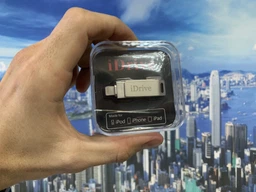 Флешка iDrive Metallic 16GB for Apple з Lightning + USB 2.0 фото от покупателей 3