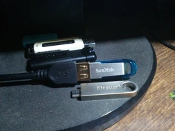 Флеш память USB SANDISK Ultra Flair 128GB USB 3.0 Blue (SDCZ73-128G-G46B) фото от покупателей 4