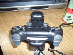Двойная зарядная станция DOBE для геймпадов PlayStation (PS4 / PS4 Slim / PS4 Pro) Dualshock 4 с LED индикатором Черная фото от покупателей 9