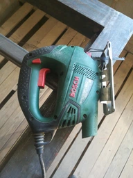 Лобзик электрический Bosch PST 700 E, 500 Вт, глубина реза 70 мм + полотно T144 D + кейс (06033A0020)