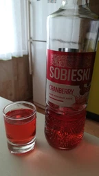 Водка Sobieski Cranberry 0.5 л 40% (4770053233019_4770053221825) фото от покупателей 4