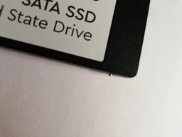 Накопитель SSD 2.5"" 1TB Western Digital (WDS100T2B0A) фото от покупателей 8