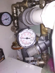 Редуктор тиску води CALEFFI з отвором для манометра 1/2" (533441H)