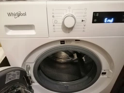 Стиральная машина Whirlpool FWF71253WEU