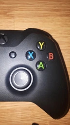 Microsoft Xbox One Wireless Controller + Bluetooth адаптер для підключення до ПК фото від покупців 1