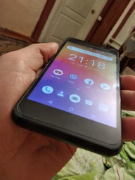Мобильный телефон Prestigio Muze U3 LTE Black (PSP3515DUOBLACK) фото от покупателей 10