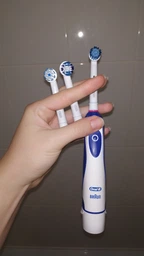 Электрическая зубная щетка Oral-B Expert/DB4 (4210201822448) фото от покупателей 3