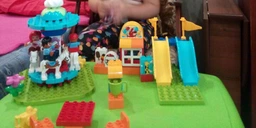 Конструктор LEGO DUPLO Семейный парк аттракционов 61 деталь (10841) фото от покупателей 1